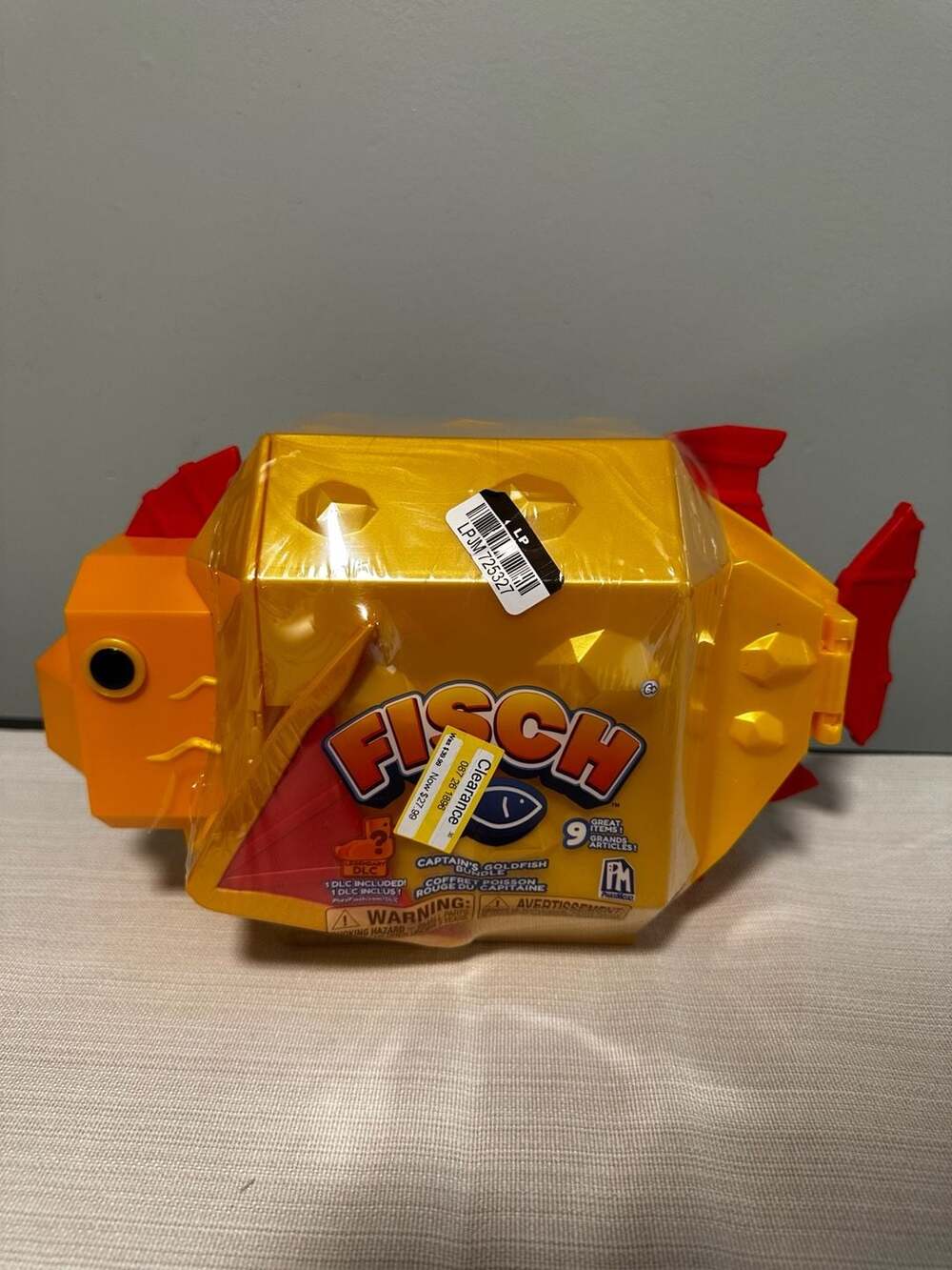 PhatMojo FISCH Captain's Goldfish Bundle Collectible Set